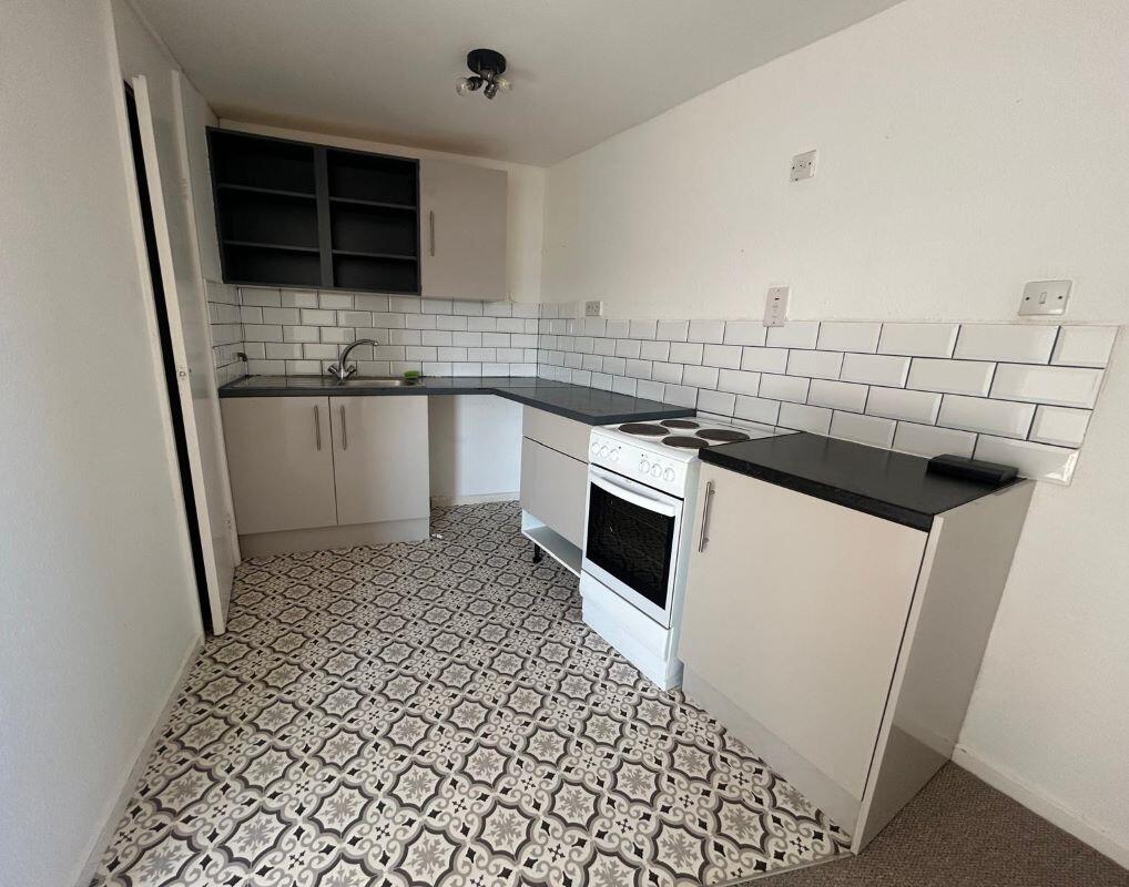 Apartment in Leicester, Crown Hills - View 4