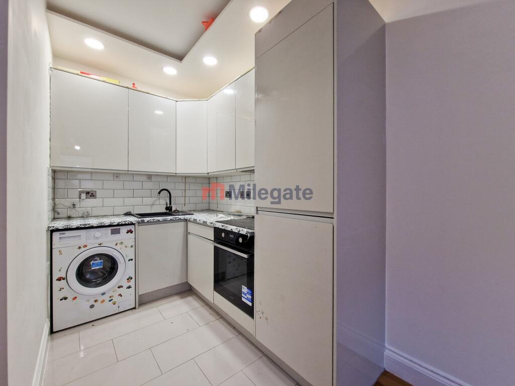 Apartment in Bromley - View 5