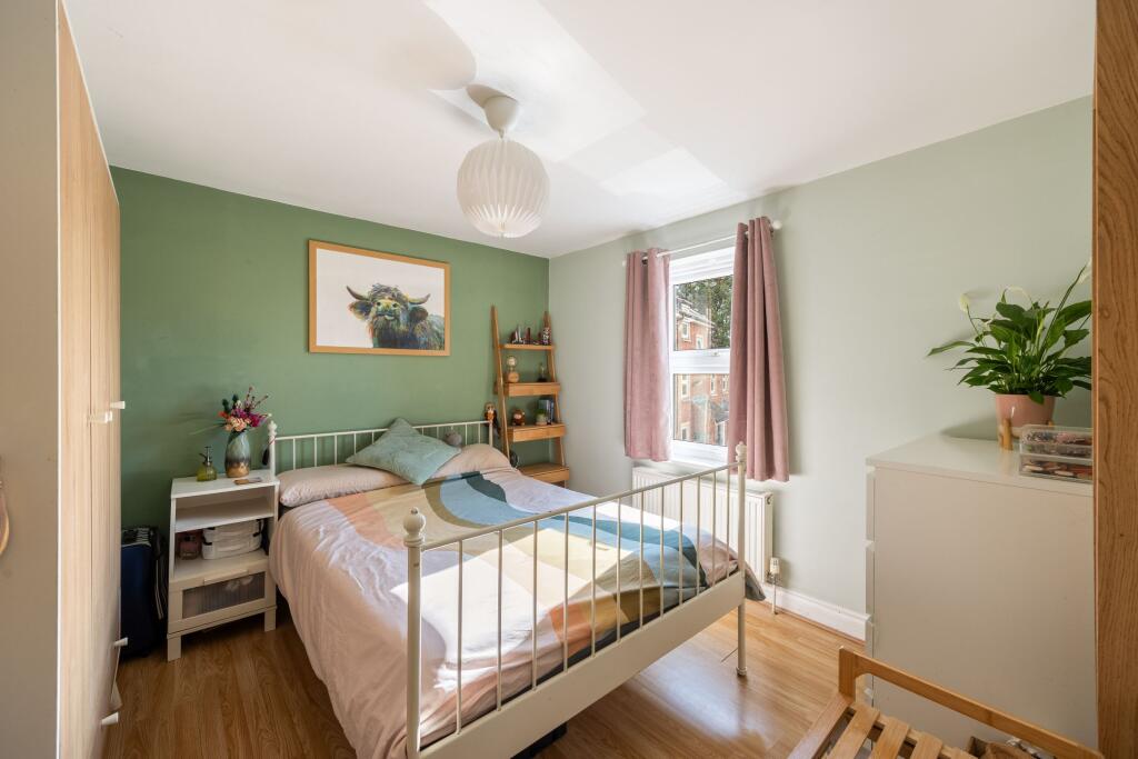 Apartment in Bristol, Redfield - More