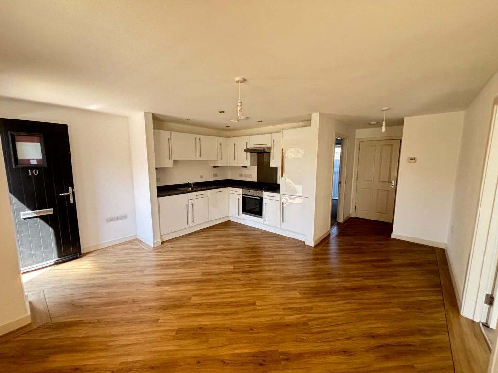 Apartment in Thatcham, West Berkshire - View 2