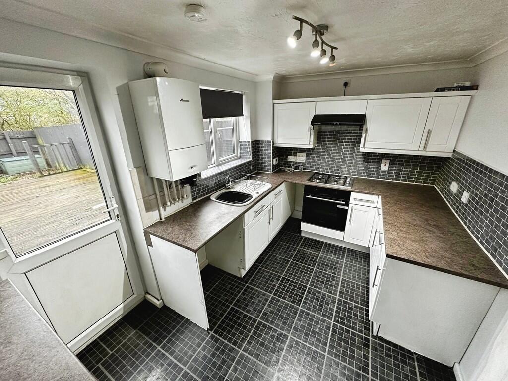 Clos Tir Twyn, Ystrad Mynach photo 2