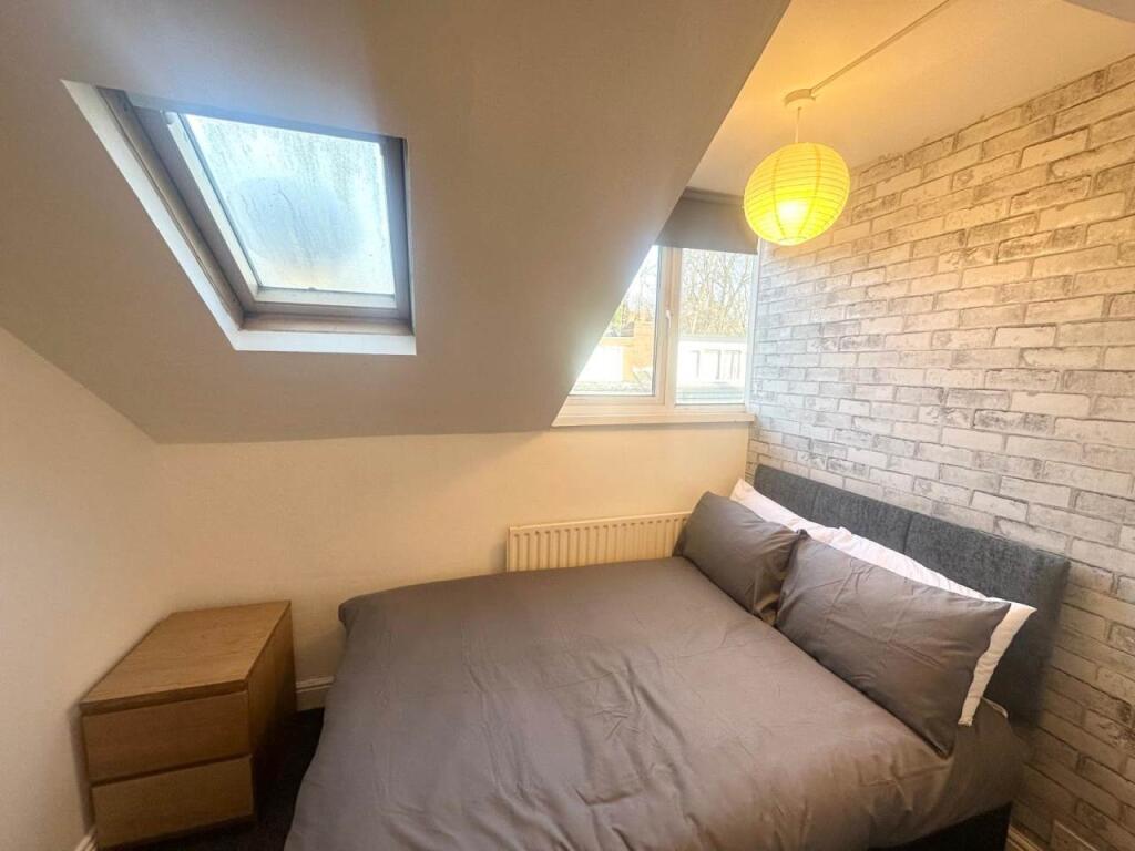 Glebe Avenue (Room 3), Kirkstall, Leeds