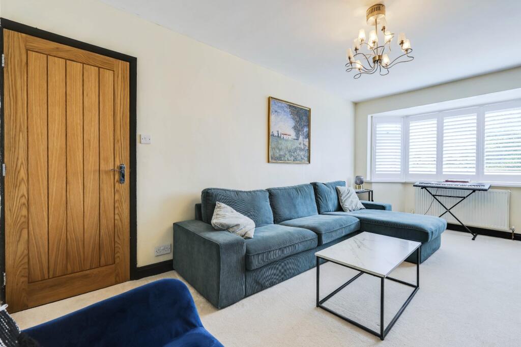House in Leeds, Horsforth - More