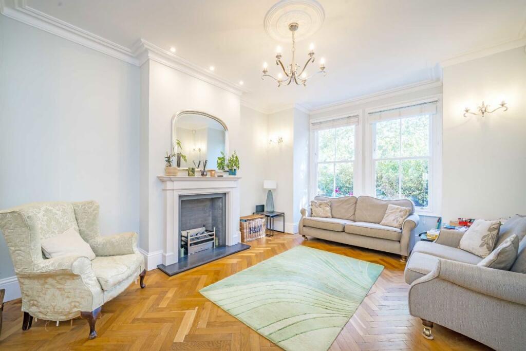 House in London - View 2
