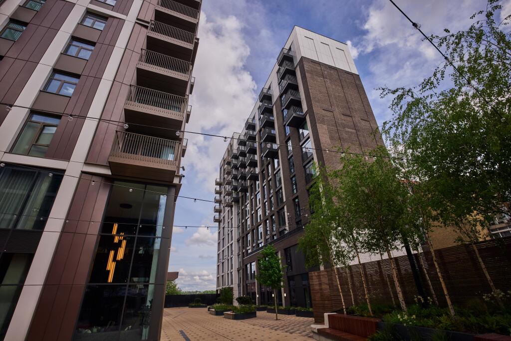 Main image of property: Friars Walk, Reading