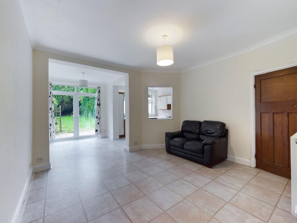 House in Sidcup, The Hollies, Longlands - View 4