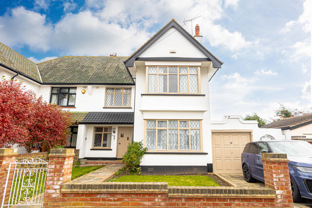 4-bed semi-detached on Arlington Road, Southend-on-Sea, SS2, £600,000