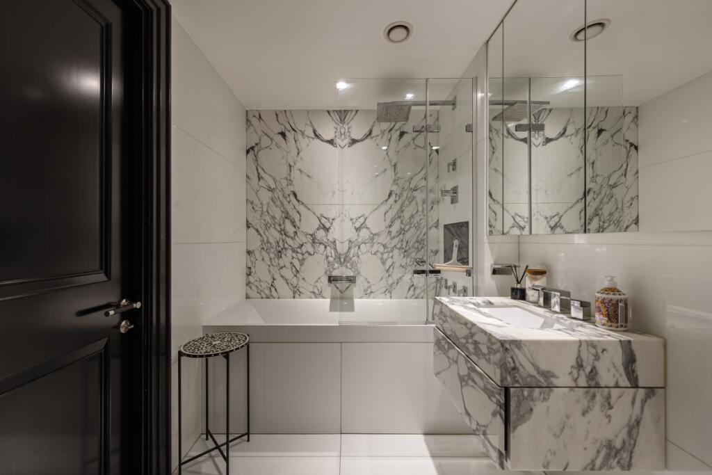 Apartment in London, Kensington - More