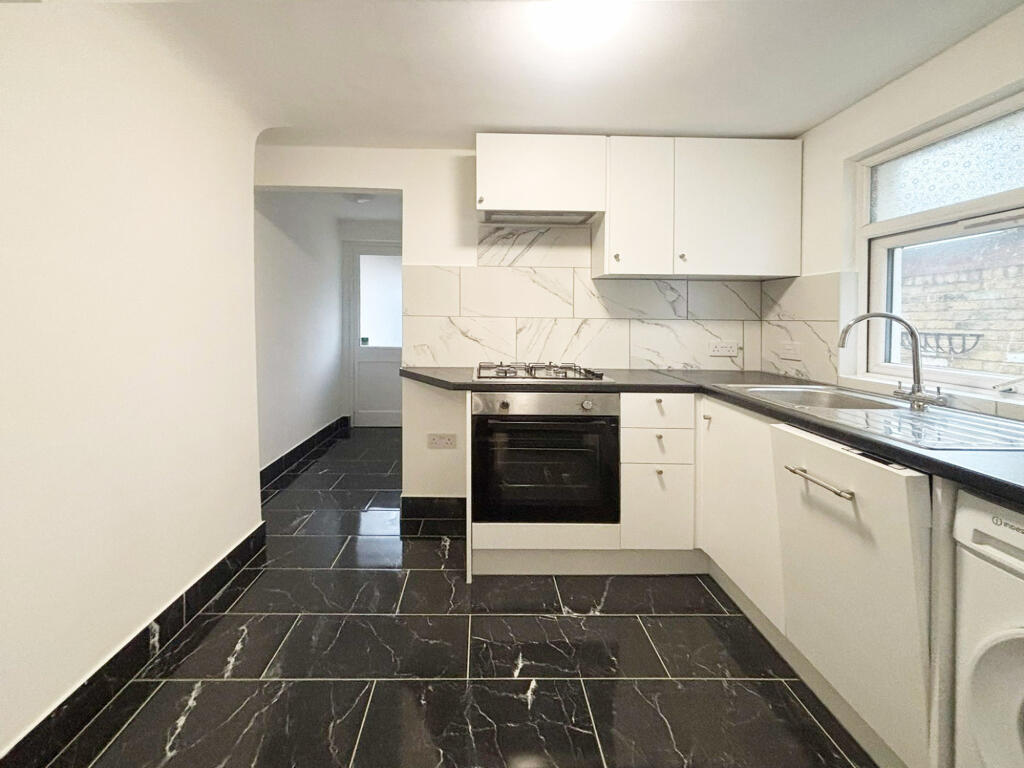 Claxton Grove, London, W6 photo 3
