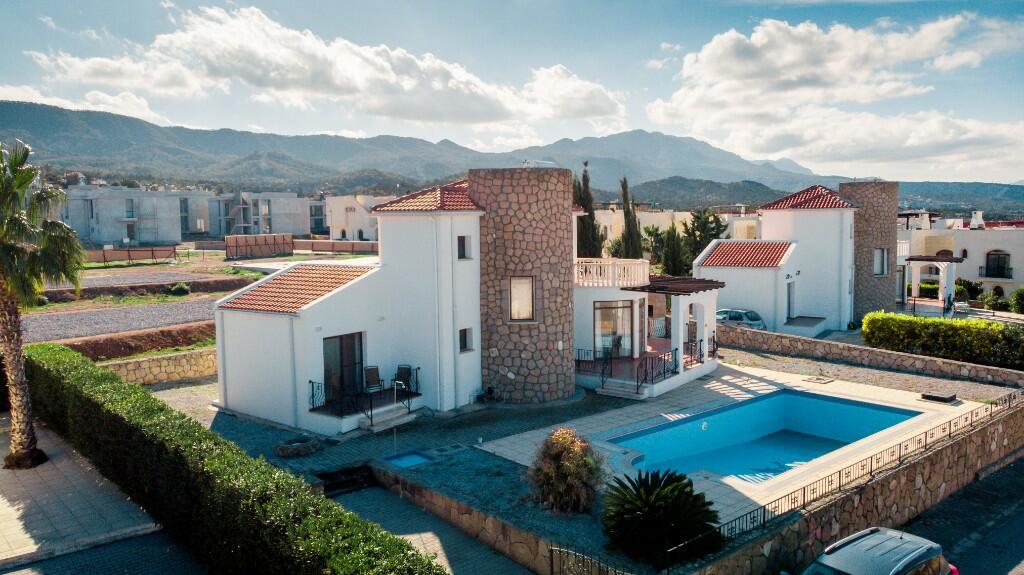 Main image of property: Bahçeli, Girne