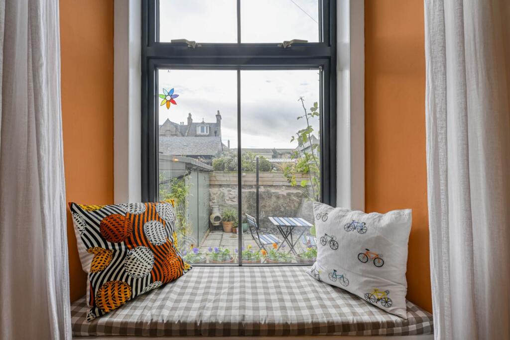 House in Inverness, Highland - More