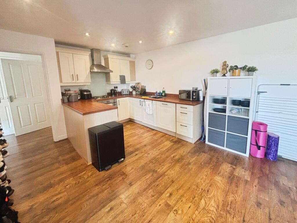 Apartment in Lincoln, Lincolnshire - View 3