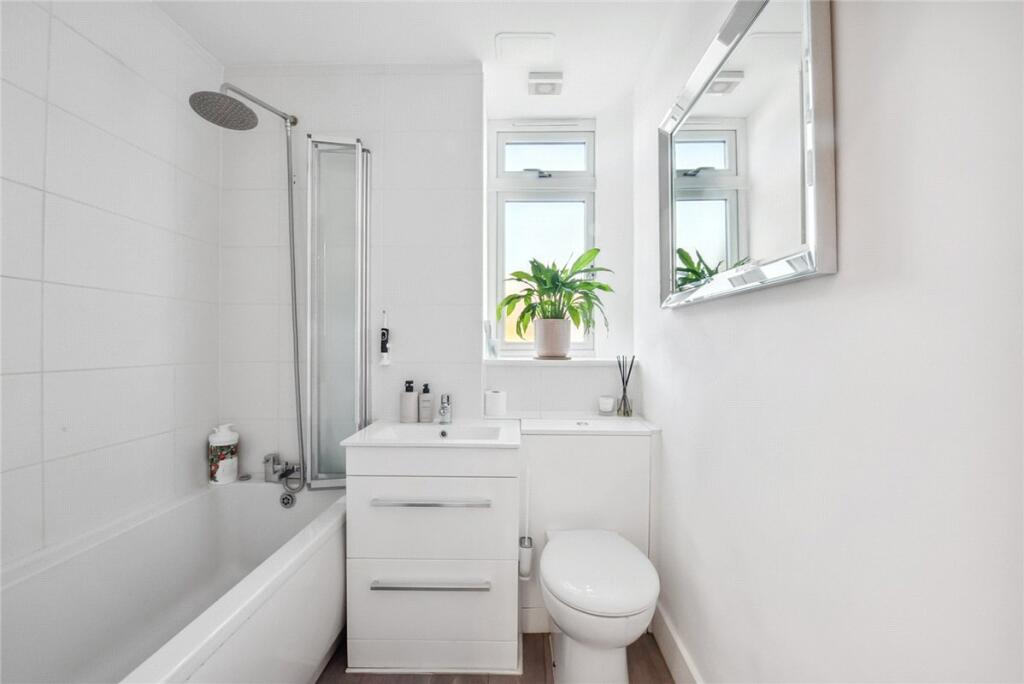 Apartment in Bromley - View 5