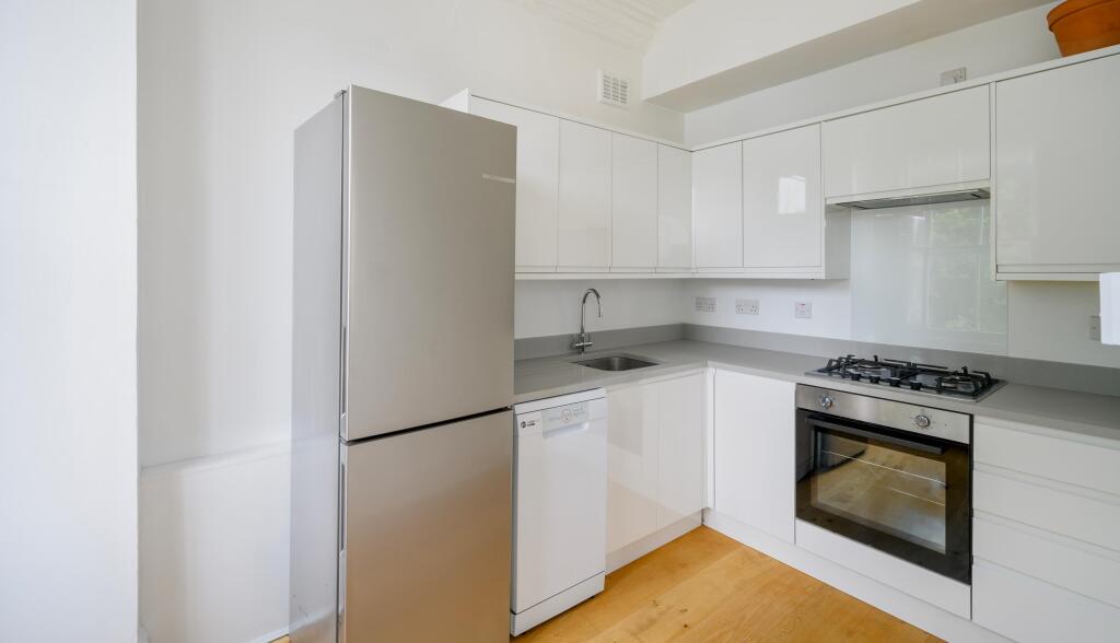 Apartment in London - View 5