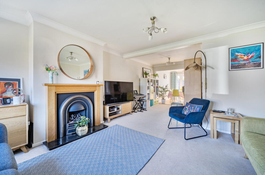 Main image of property: Fitzroy Crescent, Woodley, Reading, Berkshire, RG5