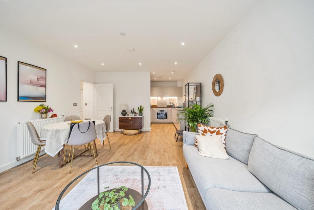 Apartment in London, Royal Borough of Greenwich - More