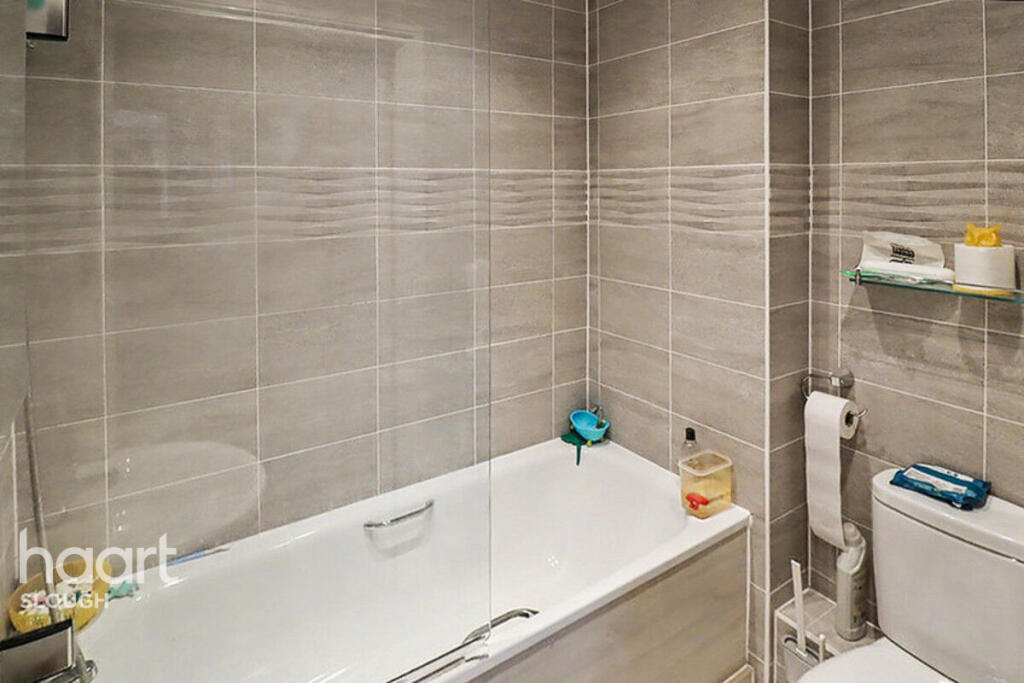 Apartment in Slough, Langley - View 5