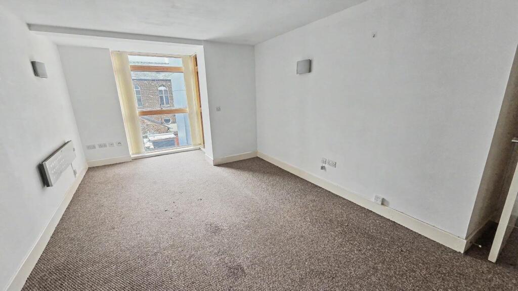 Apartment in Sheffield - View 3