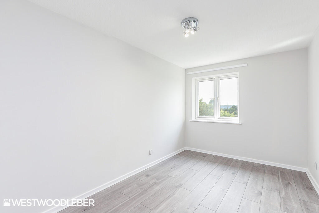 Apartment in Enfield - View 5