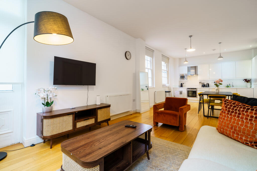 2 bedroom maisonette for rent