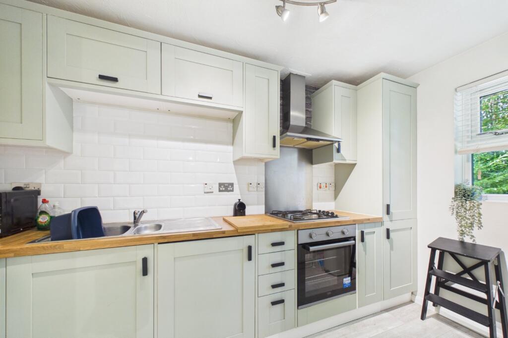 Apartment in Winkfield, Martin's Heron - View 3