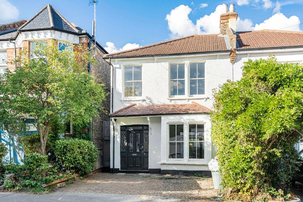 Main image of property: Gordon Road, London, E18