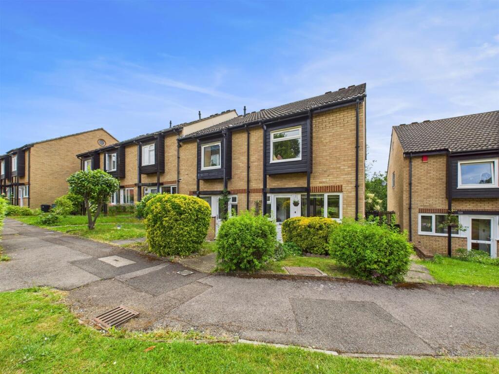 2-bed terraced on Whitmead Close, South Croydon, £385,000