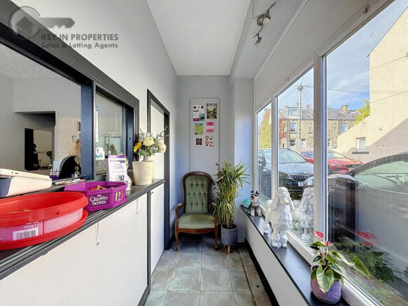 SHOP RECEPTION