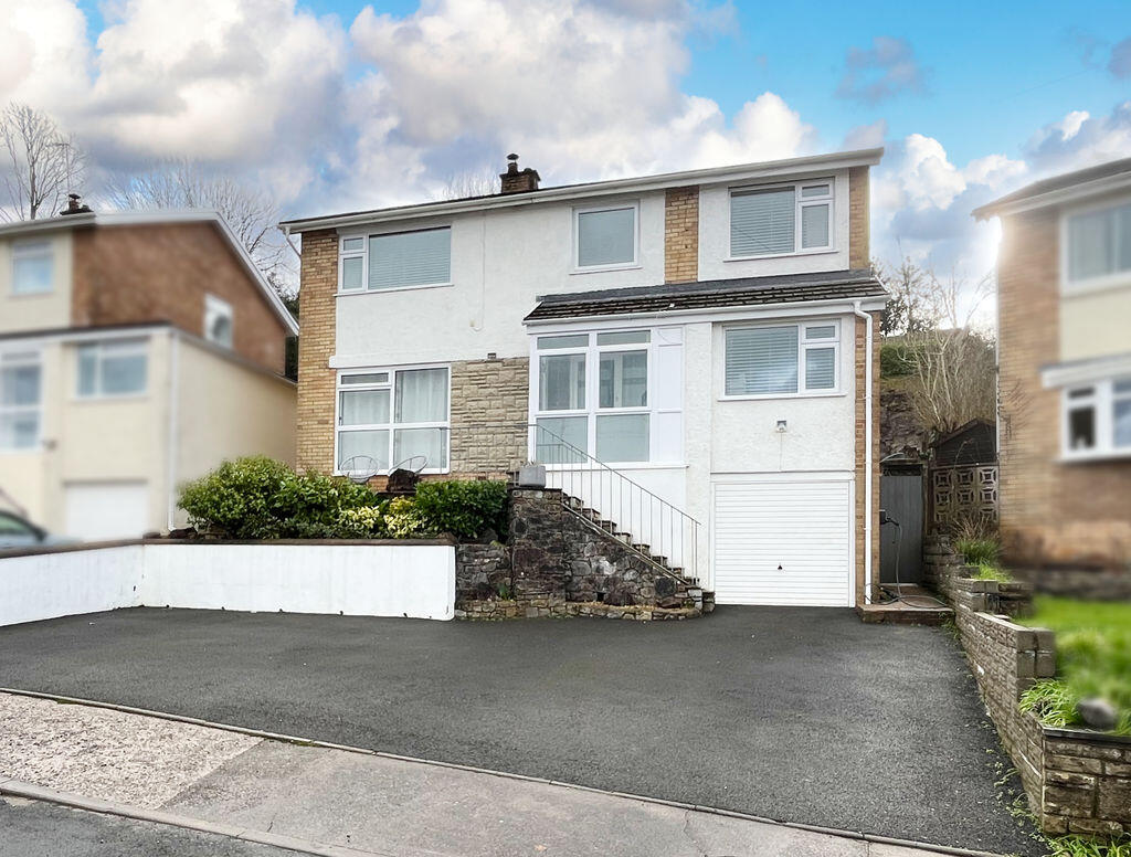 Main image of property: 14 Mill Park, Cowbridge, The Vale of Glamorgan CF71 7BG