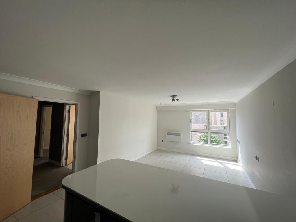 Apartment in Sheffield, Wicker, City Centre - View 4