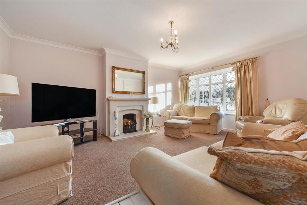 Orchard Gardens, Woodgate photo 3