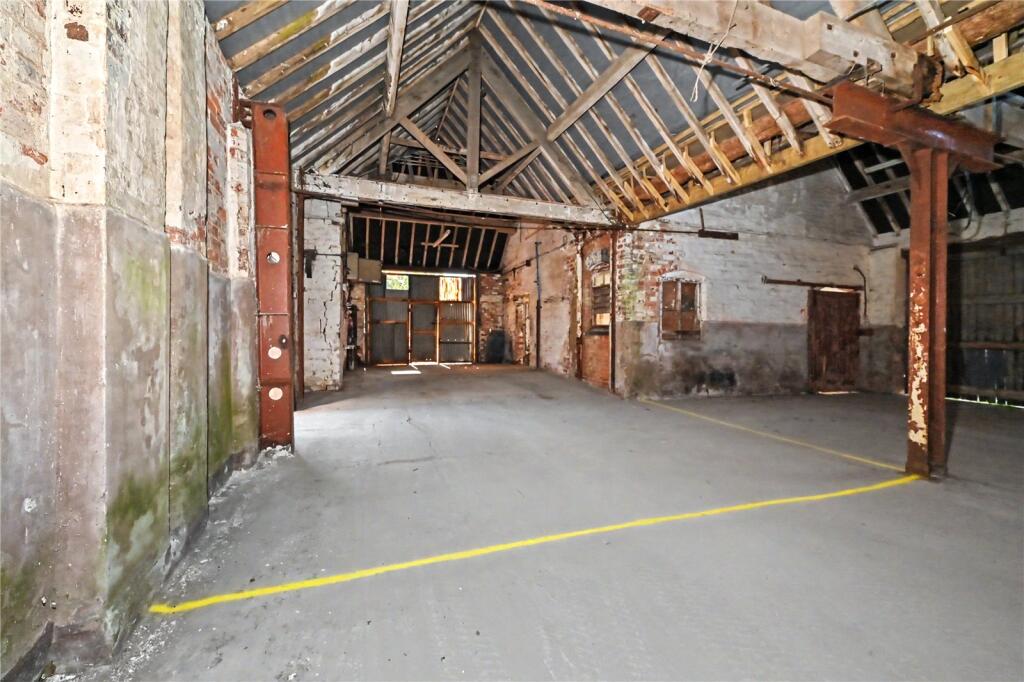House in Stoke-on-Trent - More