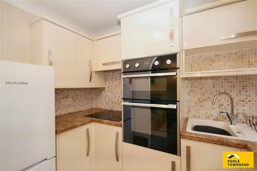 Grayrigge Court, Kents Bank Road, Grange-over-Sands, photo 4