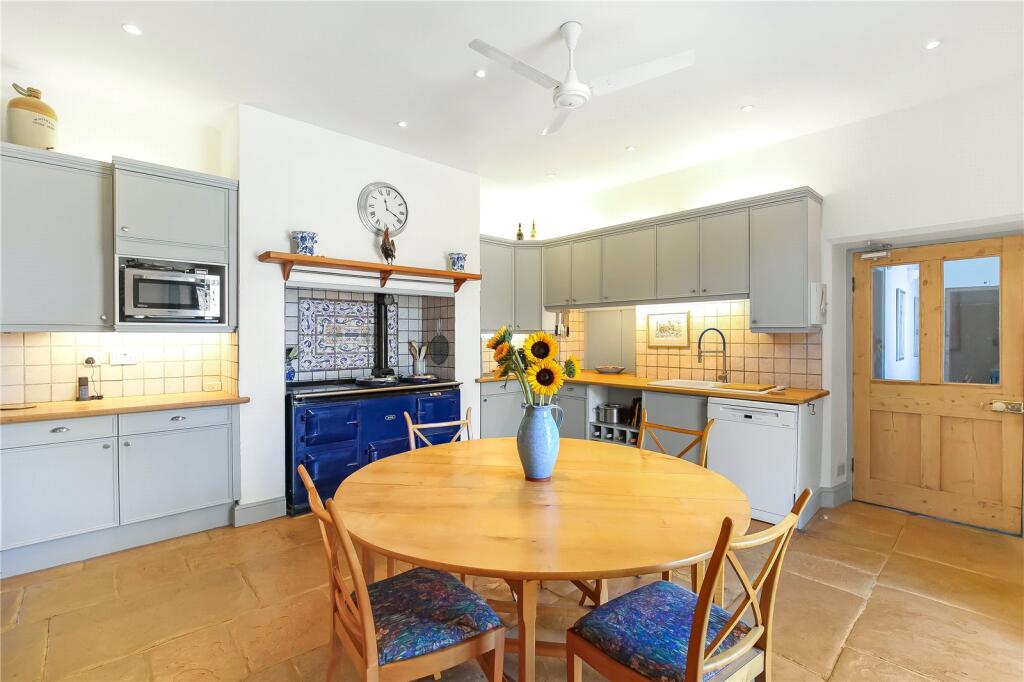 House in Salisbury - View 4