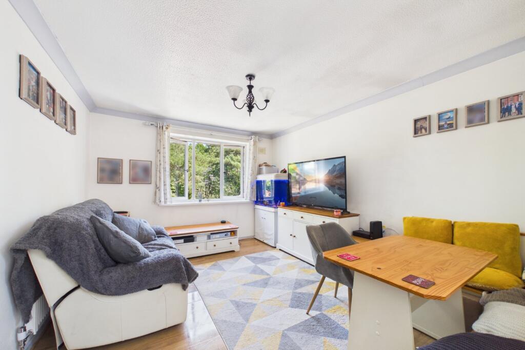 Main image of property: Greenham Wood, Bracknell, Berkshire, RG12