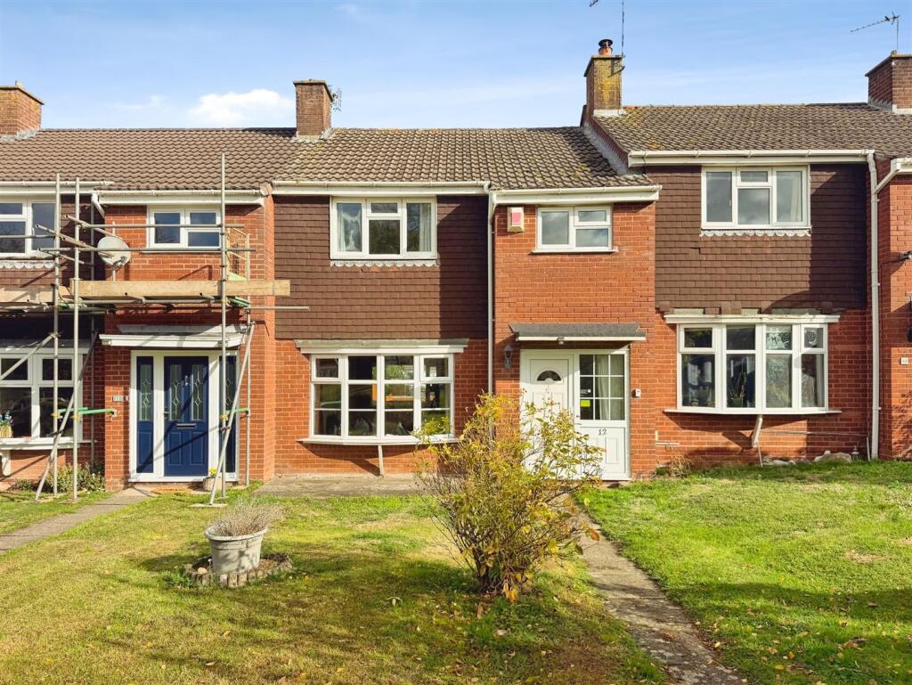 3-bed terraced on Church Lees, Bishops Tachbrook, Leamington Spa, £245,000