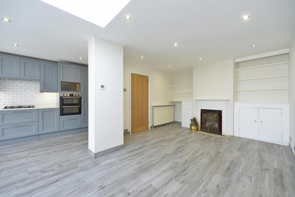 House in Waverley, Haslemere - View 5