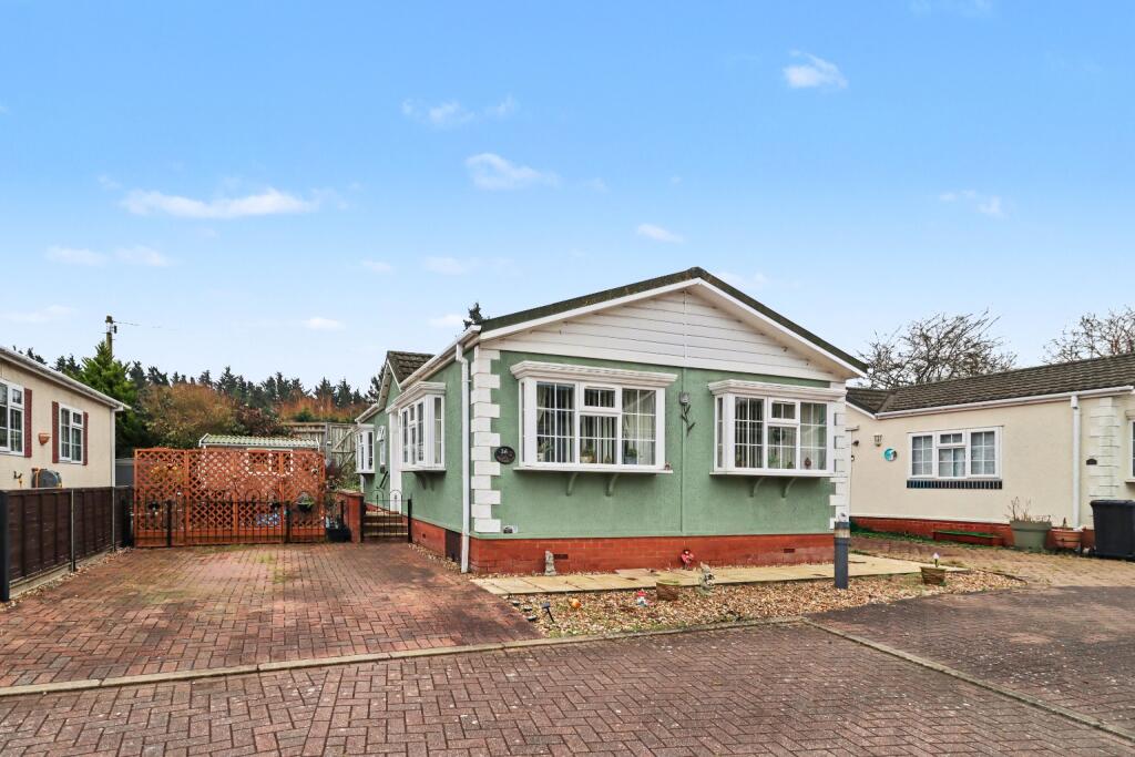 2-bed caravan on Hardwick Road, King's Lynn, Norfolk, PE30, £134,000