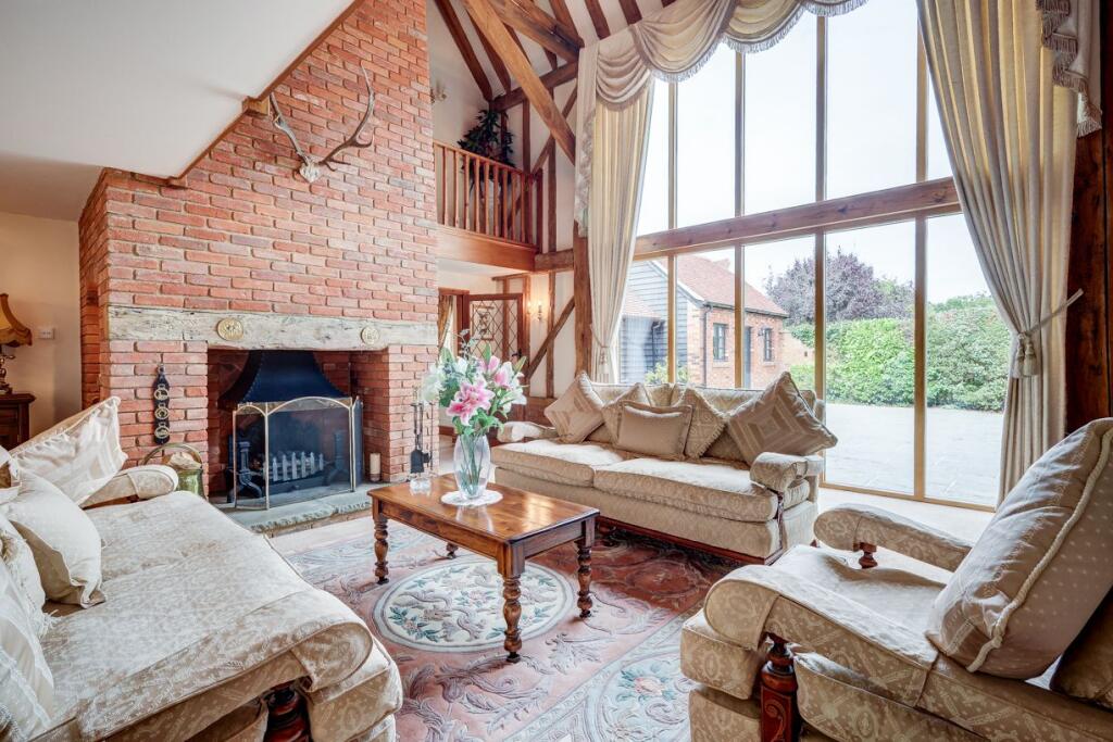 House in Brentwood, Navestock - More