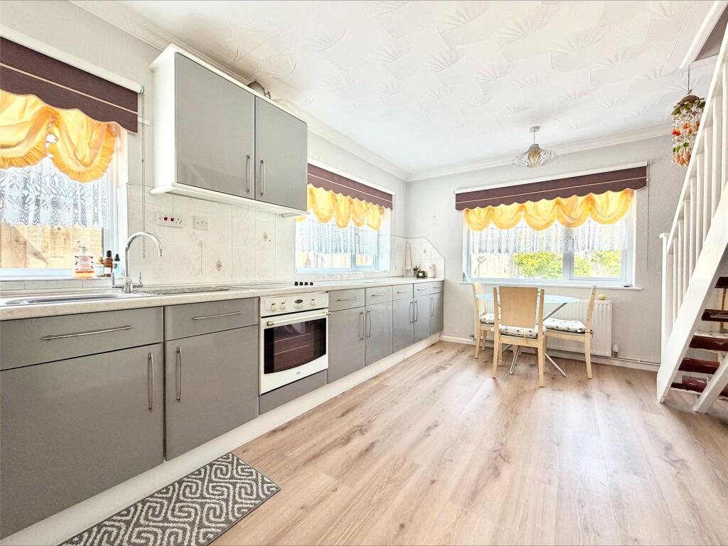 House in Swindon, Wroughton - View 2