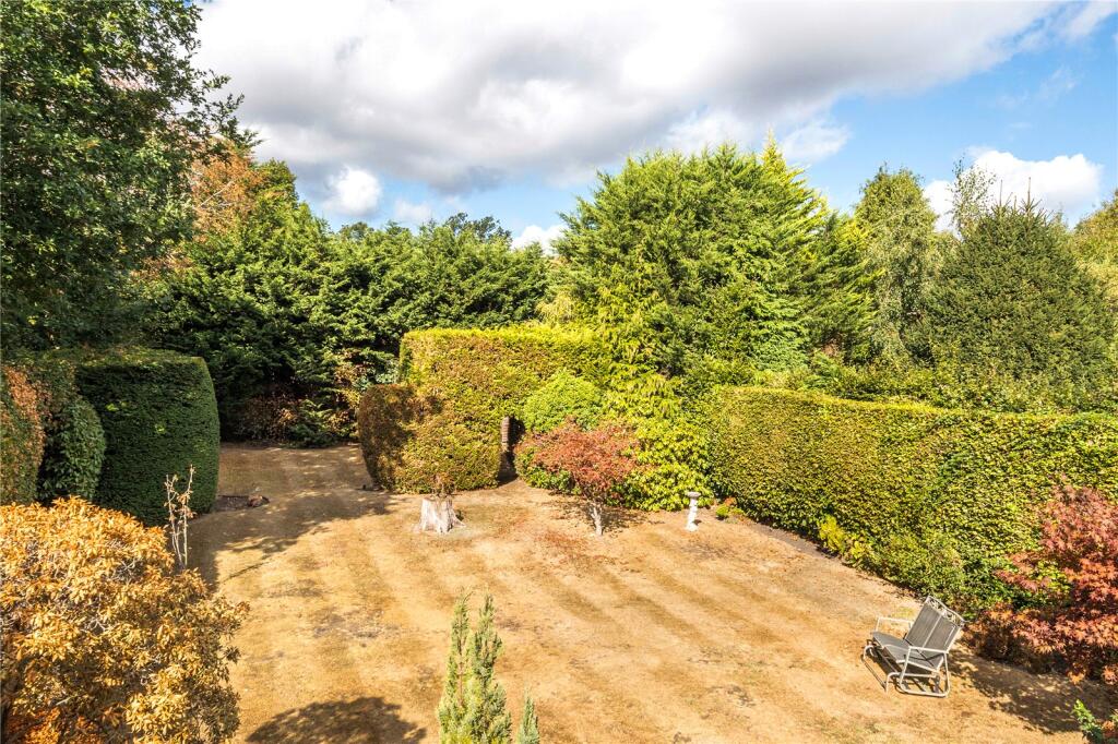 House in Elmbridge, Surrey - View 2