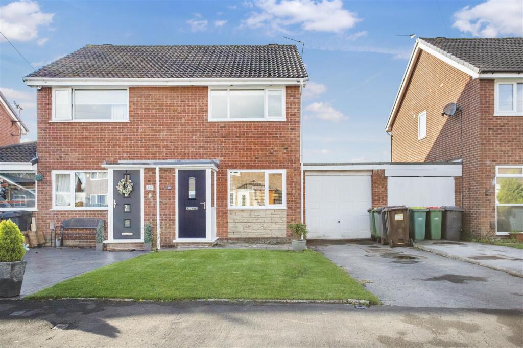 2-bed semi-detached on Longley Close, Fulwood, Preston, £200,000