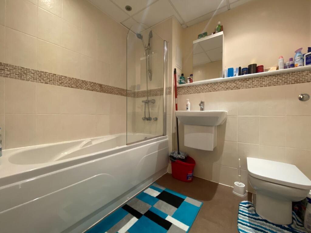 Apartment in Cardiff, Windsor Quay, Grangetown - View 5