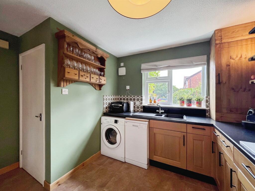 Scott Close, Bidford-On-Avon, Alcester photo 5