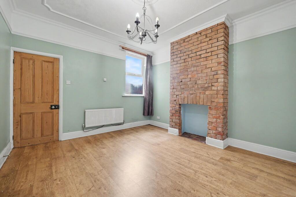 Stanleigh Road, Overseal, DE12 - More