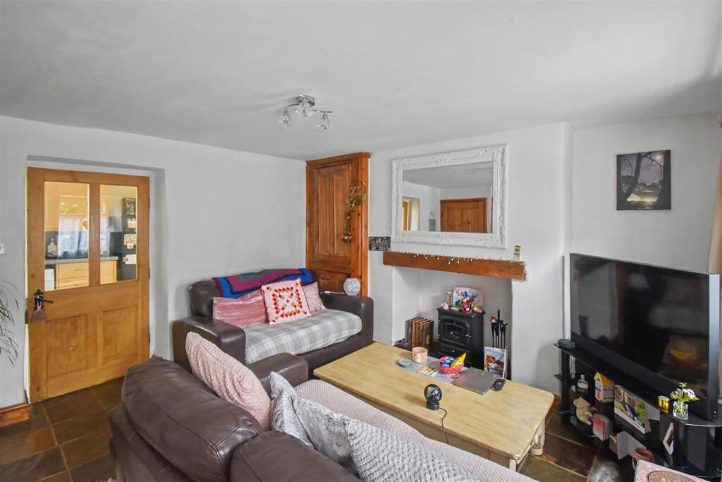 NN17, High Street, Gretton, Corby - View 4