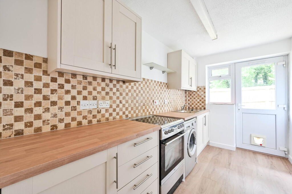 Beckingham Road, Guildford, GU2 8BU - View 3