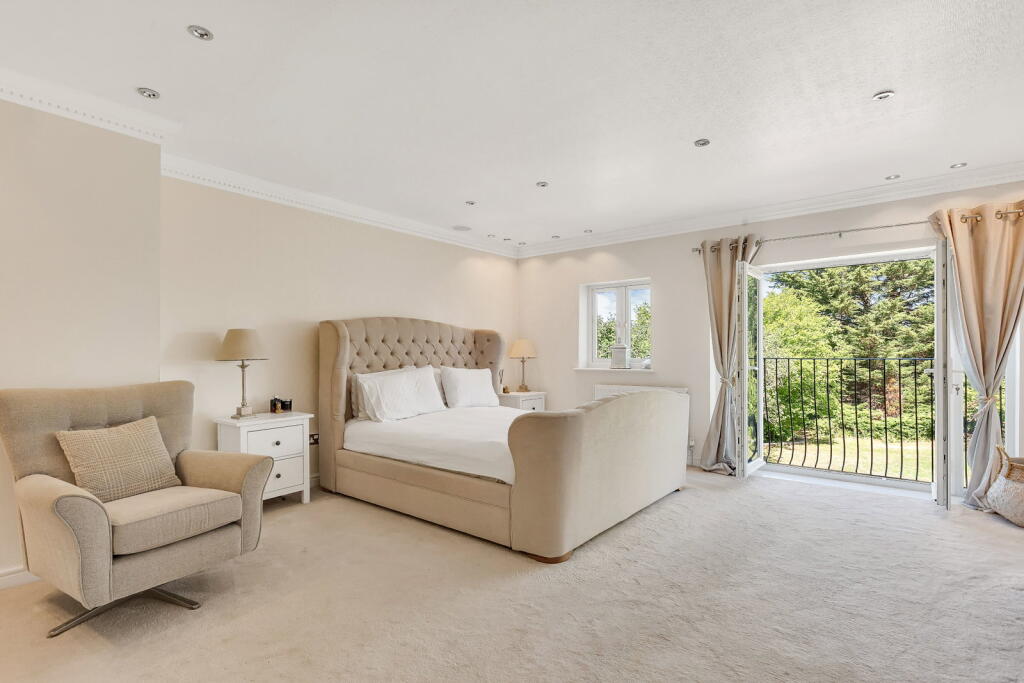 House in Biddenham, Bedford - View 4