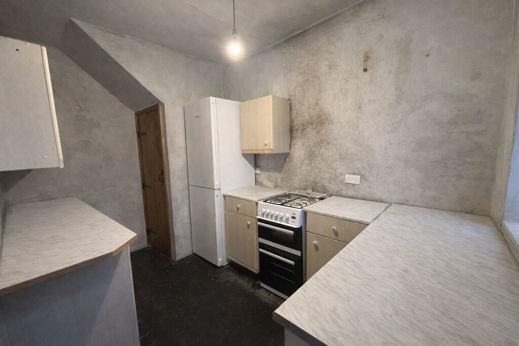 House in Bradford, West Yorkshire - View 2