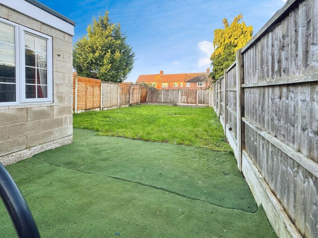 Ramsden Crescent, Carlton-in-Lindrick, Worksop, Nottinghamshire, S81 photo 2